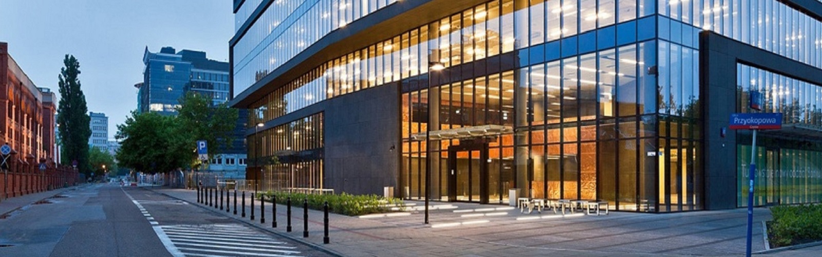 Modern coworking space with natural light at Monet Offices